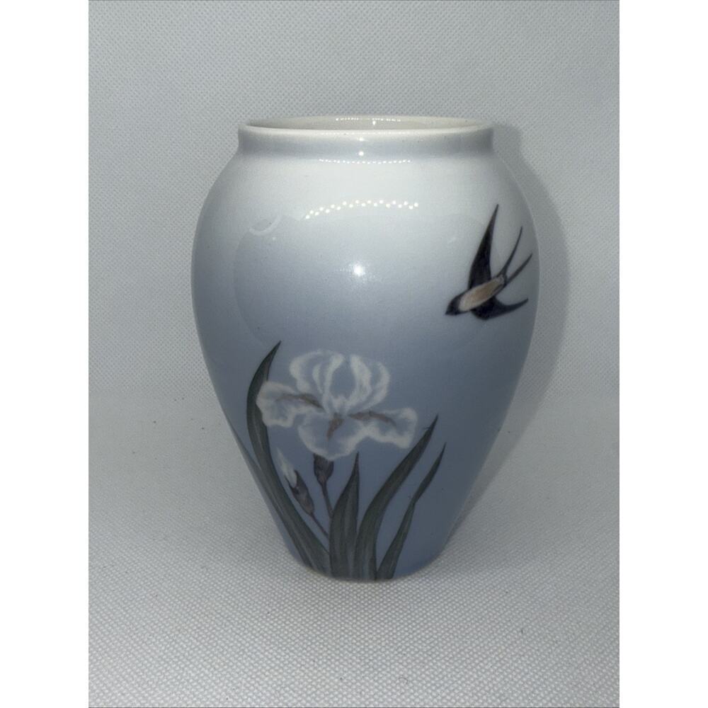 Royal Copenhagen Vase No 2676/271